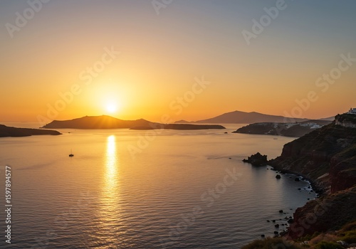 穏やかな夕焼け 海に輝く金色の光 美しい風景写真