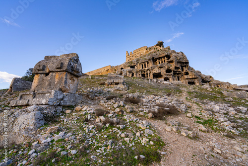 Tableau sur toile Tlos was an ancient Lycian city near the modern town of Seydikemer in the Mugla Province of southern Turkey, some 4 kilometres northwest of Saklikent Gorge