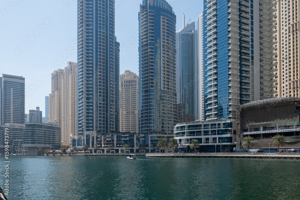 Obraz premium Dubai UAE - 22 July 2025: Dubai Marina, United Arab Emirates