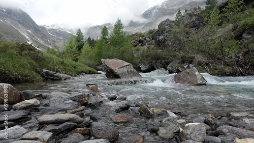 Wildbach bei Lazins in der Texelgruppe in den Bergen Südtirol Italien Var. 12