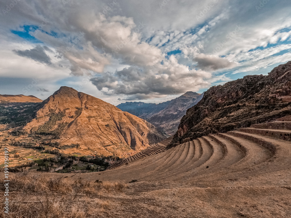 Naklejka premium Scenic View of Pisac in Peru 