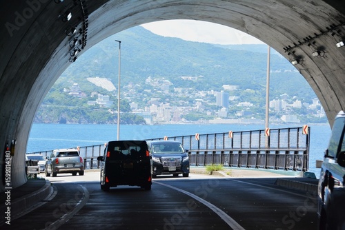 トンネルから見る熱海市街