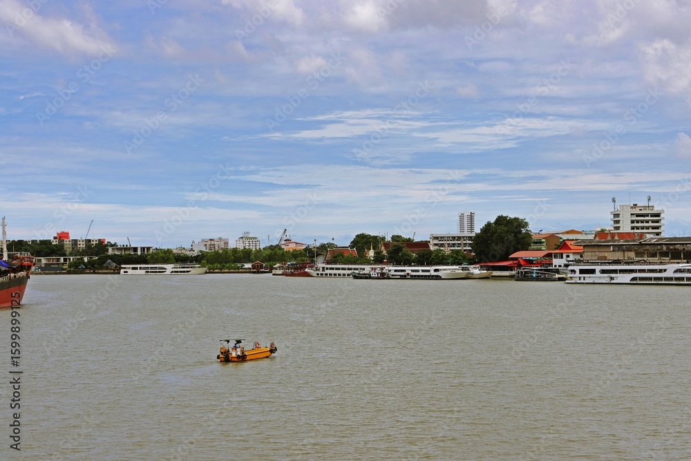 Fototapeta premium Chao Phraya River landscape view in Bangkok