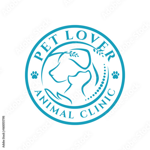 Vector Pet Shop logo design template. Modern animal icon label for store, veterinary clinic, hospital, shelter, business services. Flat illustration background with dog and cat Free Vector