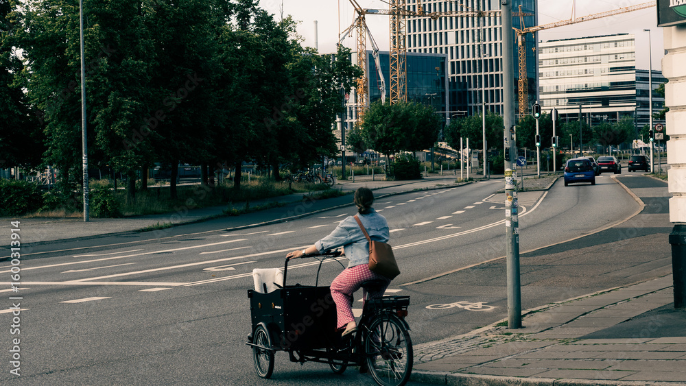 Obraz premium Urban Street Scene with Modern Office Buildings