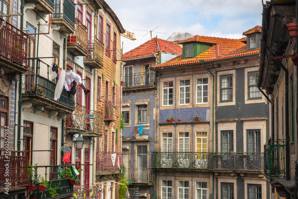 Fototapeta premium old houses in porto