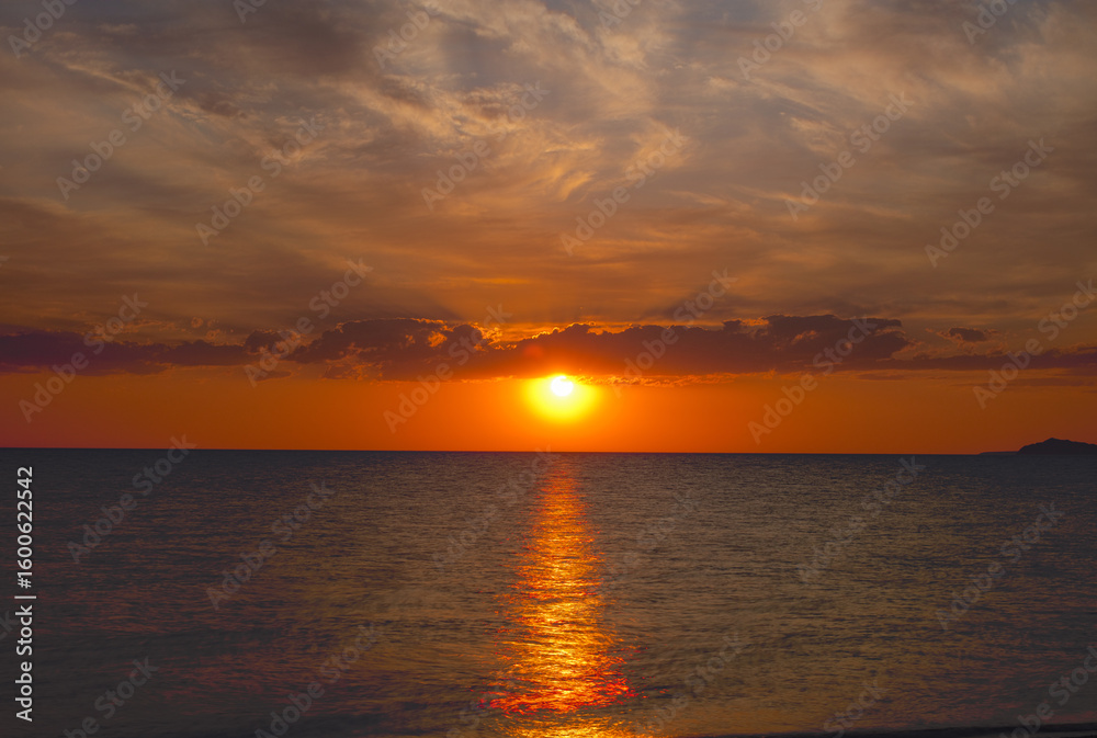 Obraz premium sunset over the sea