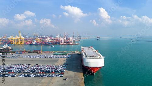 Obraz na plátne Many new cars running cargo ship, Ro-Ro Ship for import export shipping cars by
