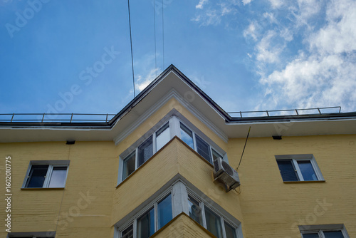 triangular bay window