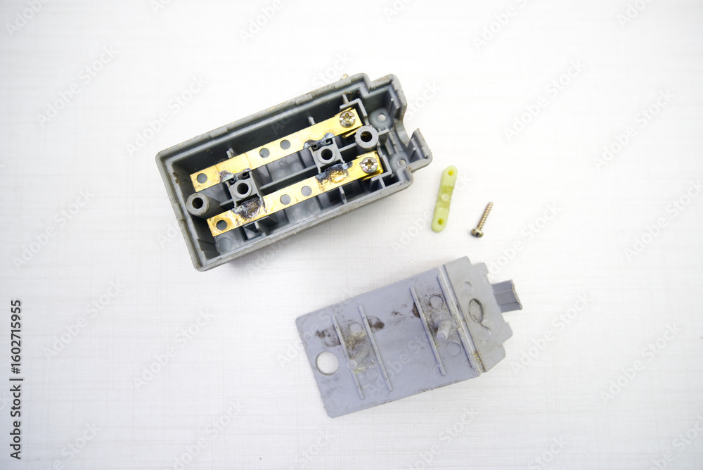 Electrical outlet for two electrical plugs Electrical outlet for two electrical plugs
