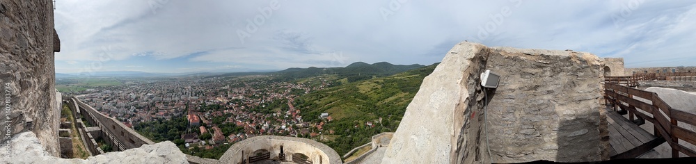 Obraz premium The Fortress of Deva (Romanian: Cetatea Devei, Hungarian: Déva vára) is a fortress located in the city of Deva, Hunedoara County, Romania