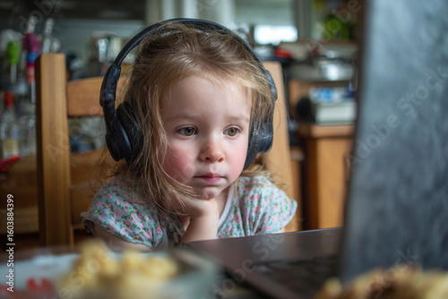 Online lesson paused while child snacks