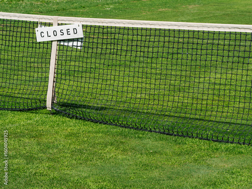 sign tennis grass court closed