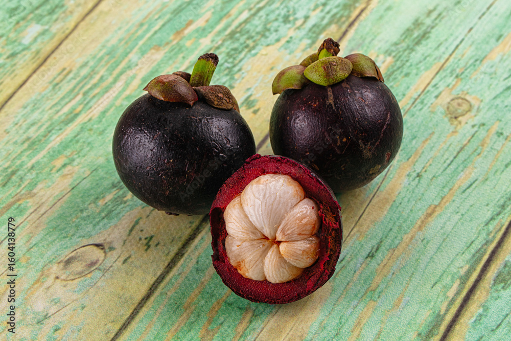 Fototapeta premium Ripe sweet juicy tropical mangosteen