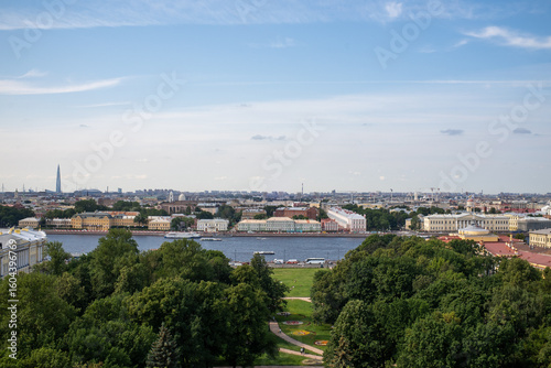 Foto Panoramic aerial view of Saint Petersburg city center with Neva River and Saint