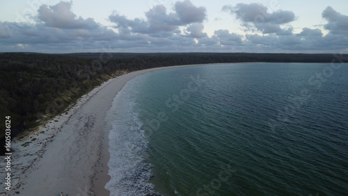Foto Drone sot over long beach in Jervis Bay australia