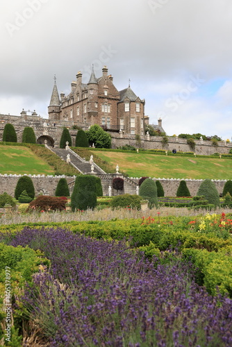 drummond castle in scotland