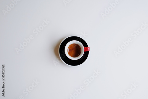 Obraz na płótnie Espresso in red demitasse