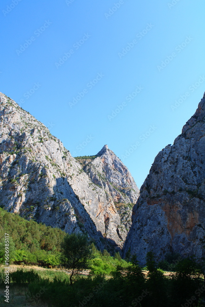 Obraz premium Incesu canyon is within the borders of Incesu village in the Ortakoy district of Corum. 