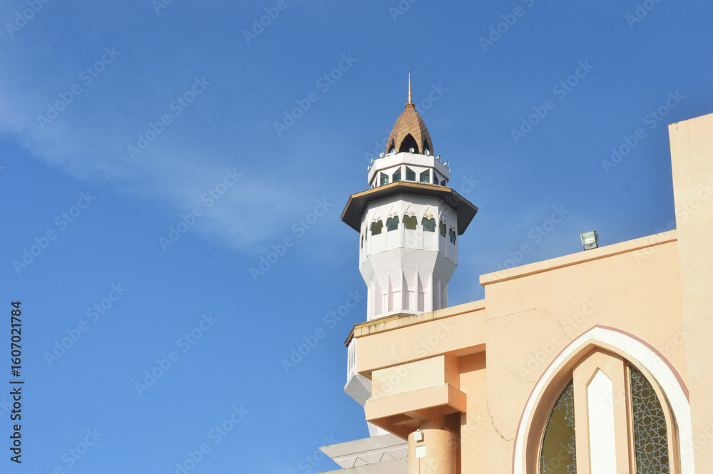 Obraz premium Mosque Baitul Izzah Tarakan, Indonesia