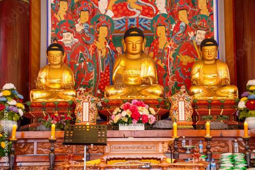 Bongeunsa Temple in Seoul, South Korea – Traditional Buddhist Architecture Amid the City