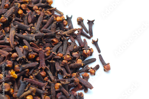 Fototapeta Naklejka Na Ścianę i Meble -  A spice of dried cloves, herbal medicine plant