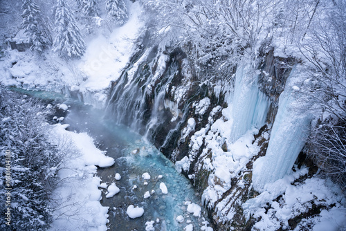 白ひげの滝の冬景色（美瑛町・北海道） / Winter Scenery of Shirahige Falls in Biei, Hokkaido