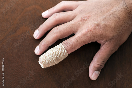 Tableau sur toile Forefinger finger immobilizer after hand injury