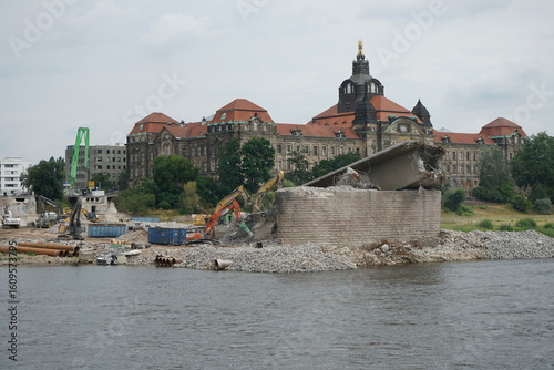Abriss der Carolabrücke in Dresden