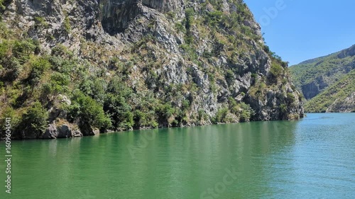 Komanstausee Albanien Fahrt mit der Autofähre von Fierze nach Koman