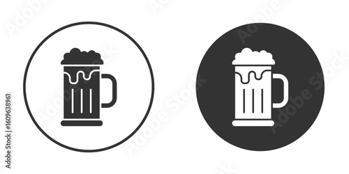 Beer mug icon doodle vectors, vector illustration
