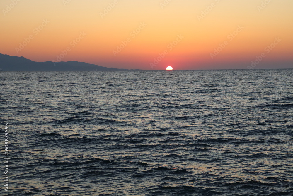 Obraz premium sunset in the sea