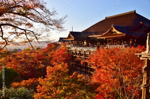 秋の清水寺・夕景