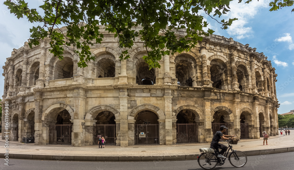 Obraz premium Les arènes de Nîmes 