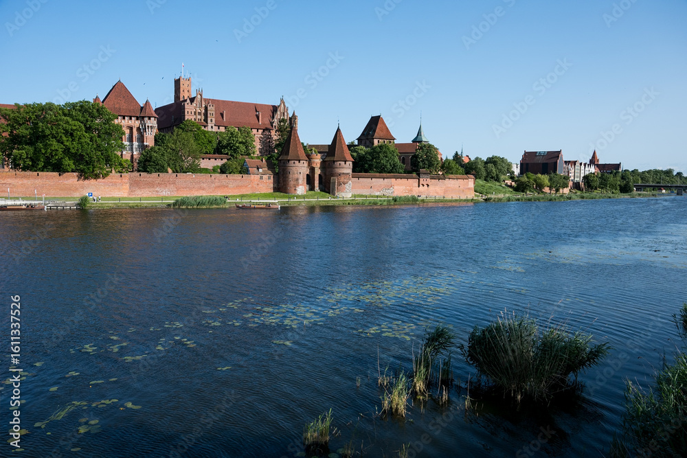 Obraz premium castle on the river