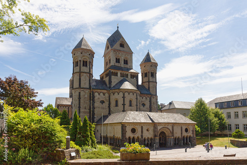 Kirche der Klosteranlage Maria Laach am Rande der Eifel