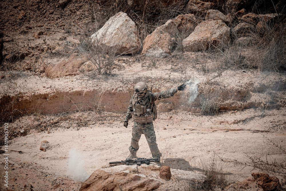 Obraz premium Soldiers of special forces on wars at the desert,Thailand people,Army soldier Patrolled the front line