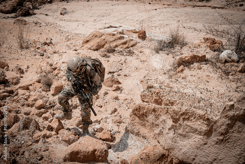 Obraz premium Soldiers of special forces on wars at the desert,Thailand people,Army soldier Patrolled the front line