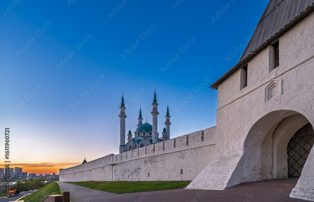 Fototapeta premium Kazan Kremlin and the Kul Sharif Mosque. Summer sunset, Russia. It is tourist attraction of Kazan.