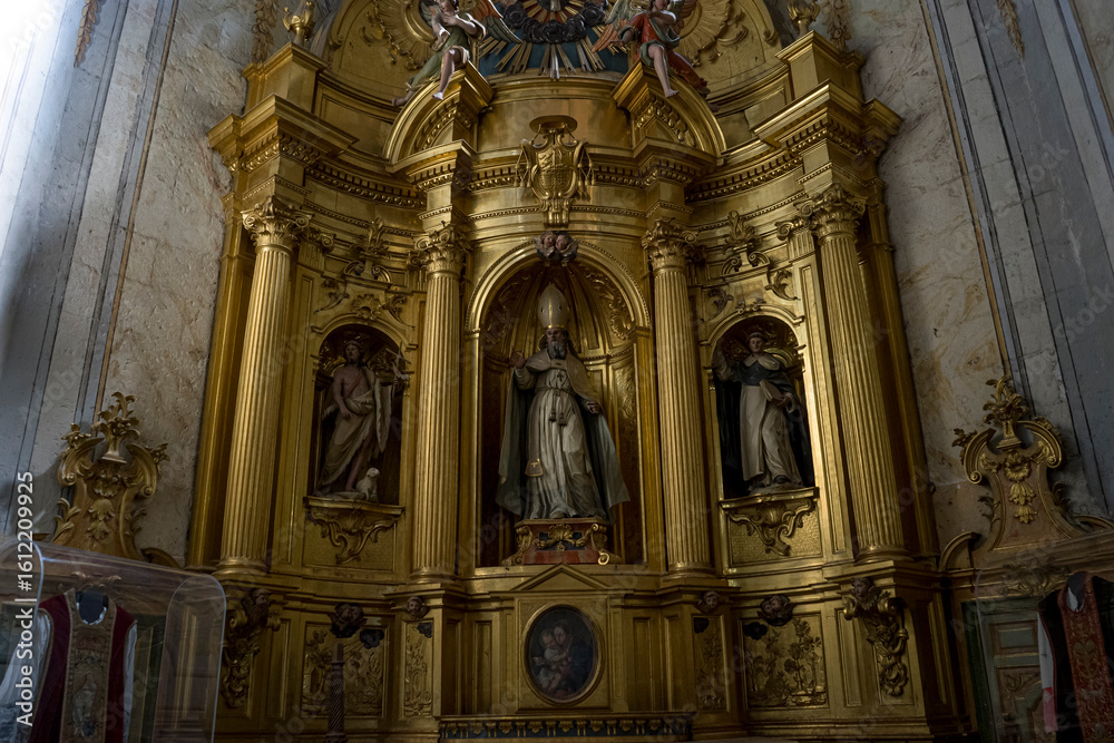 Naklejka premium Golden Altar in Segovia Cathedral, Spain