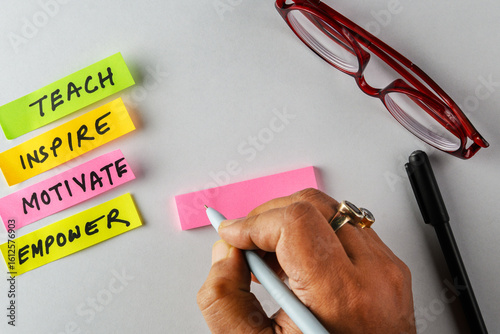 Motivational Notes and Tools for Creative Inspiration and Empowerment