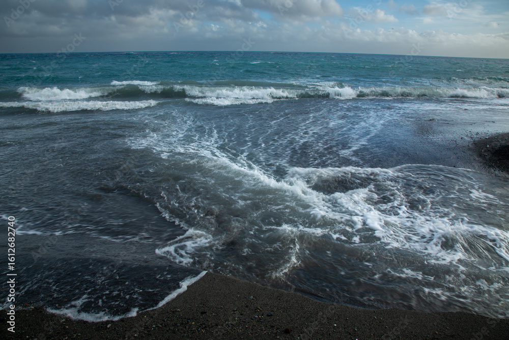 Fototapeta premium 打ち寄せる波。