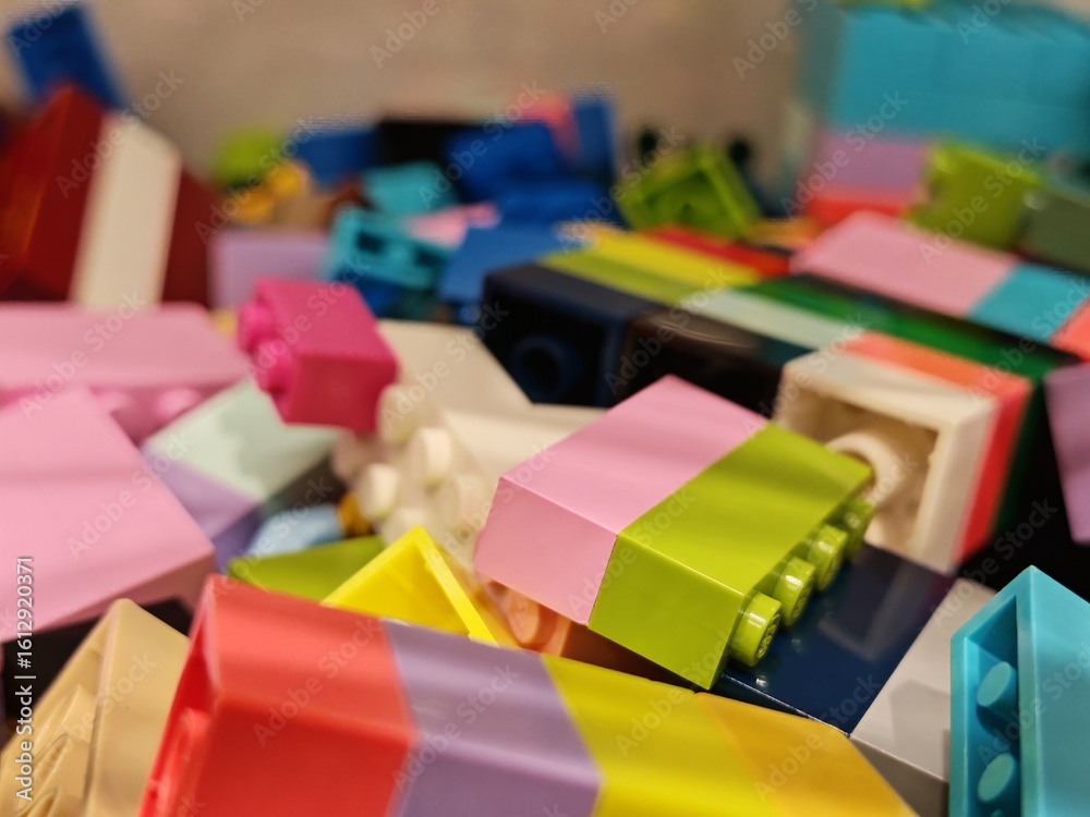 Obraz premium Jul 28, 2025 - Hong Kong, China: Colorful Lego bricks scattered in a vibrant, playful scene.