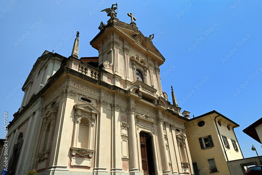 Obraz premium Vue extérieure de l'église de Sant'Andrea Apostolo à Brunate