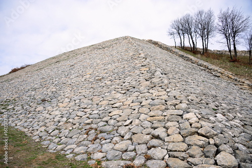 Fototapeta Naklejka Na Ścianę i Meble -  TURKIYE,HATTUSA,It was the capital of the Hittite Empire in the Late Bronze Age. The first traces of settlement on the site date back to the 6th millennium BC.In the photo The Rampart
