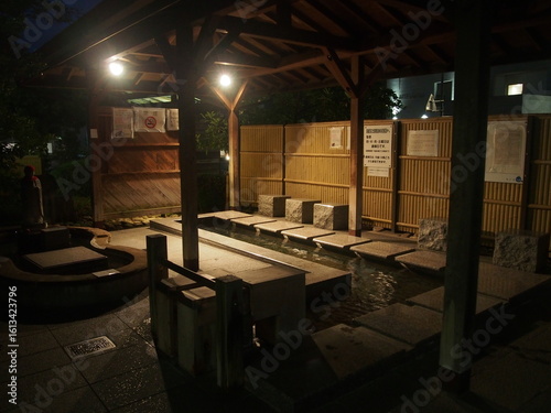 足湯の夜景と癒しの空間