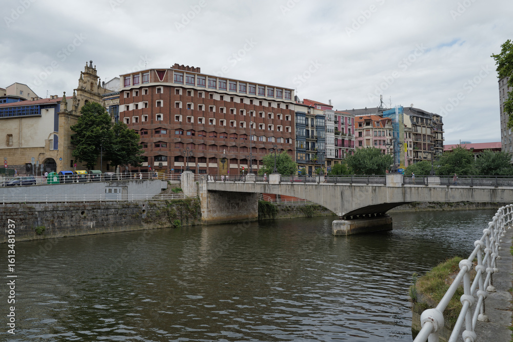 Fototapeta premium Urbanscape in the city of Bilbao