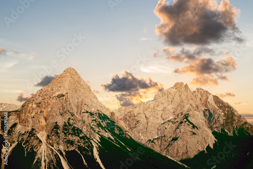Drachenkopf & Wampeter Schrofen – Tiroler Alpen im Abendlicht