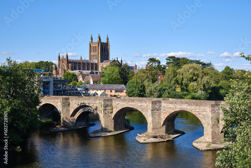 Photos Hereford Cathedral beside the River Wye, UK