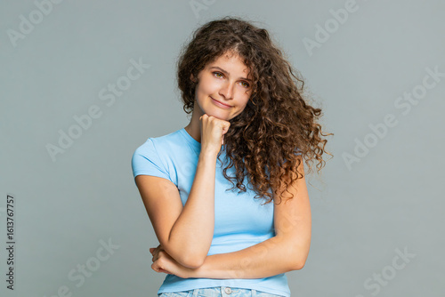 Canvas Print Woman looking bored, uninterested with indifferent facial expression, showing tiredness and dissatisfaction